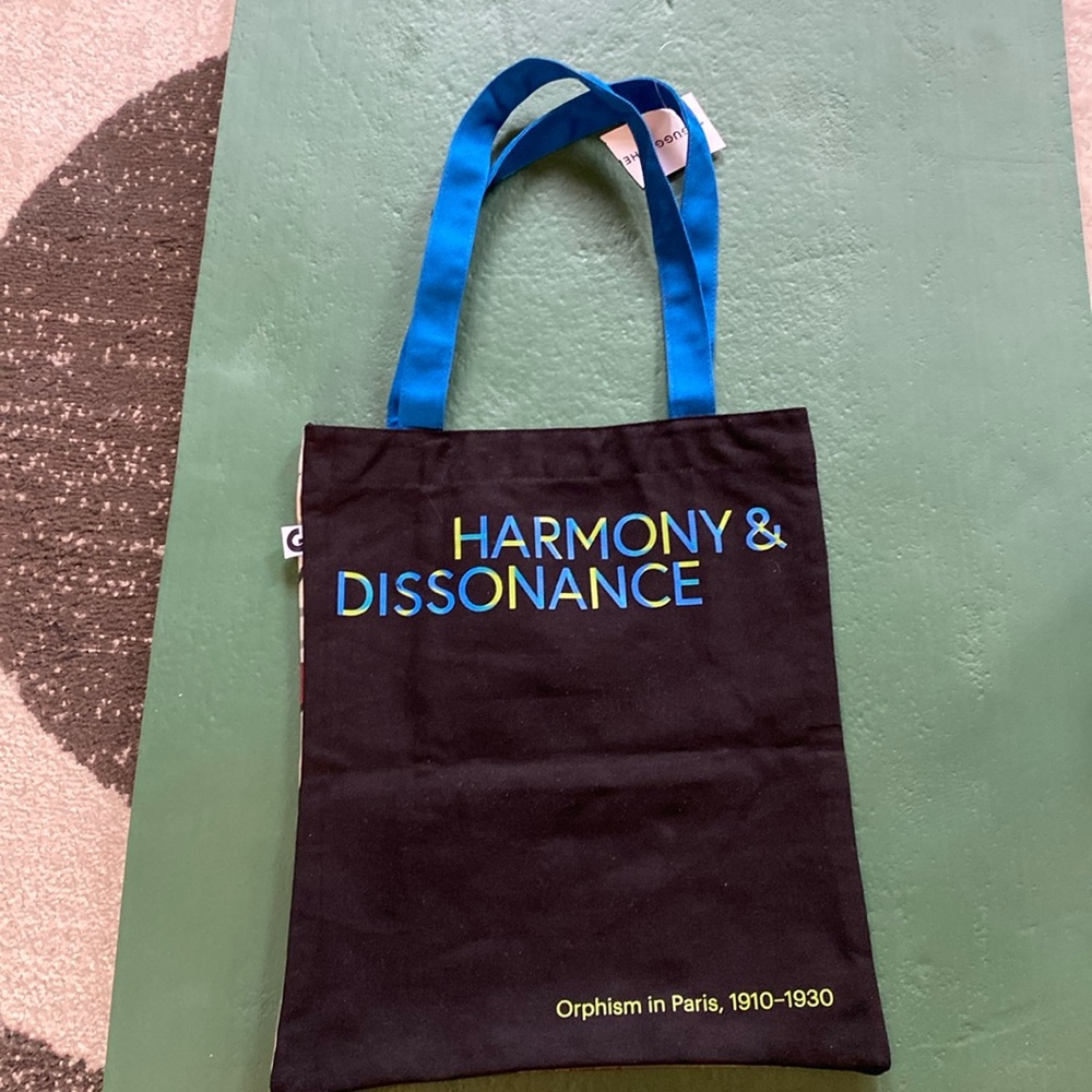 Guggenheim tote NWT